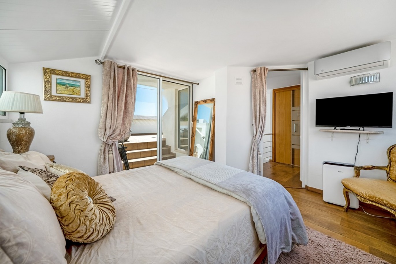 Apartamento T2 com vista mar para venda em Carvoeiro, Algarve_369171