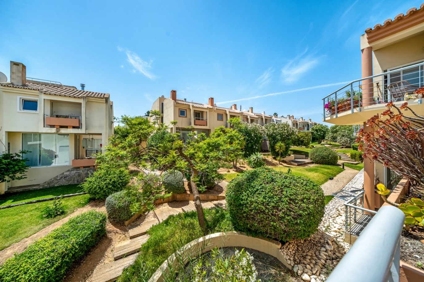 Apartamento T2 com vista mar para venda em Carvoeiro, Algarve_369173