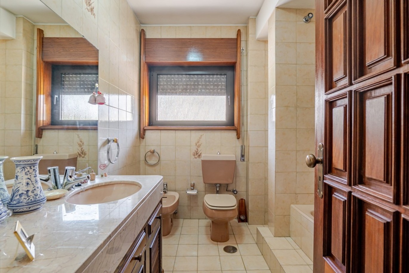 3+1 bedroom villa with garden for sale in Boavista, Porto, Portugal_369229
