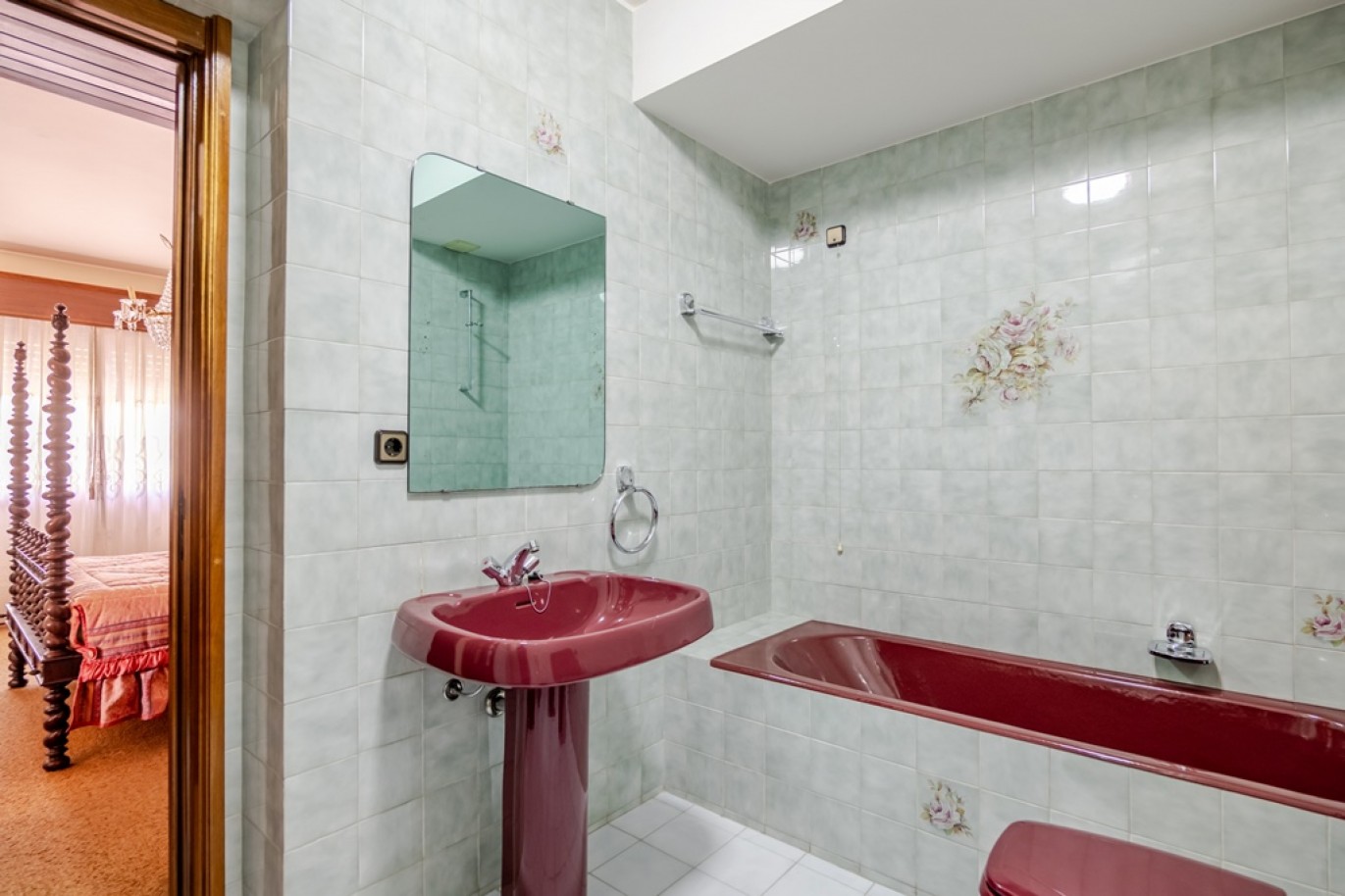3+1 bedroom villa with garden for sale in Boavista, Porto, Portugal_369250