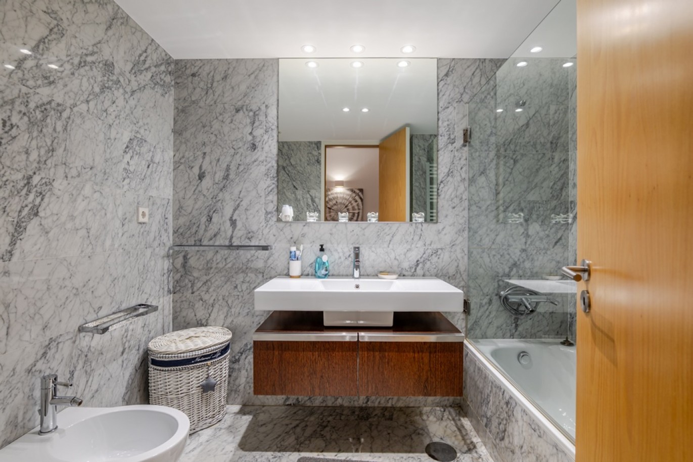 Apartamento de 4 quartos primeira linha de mar Matosinhos Sul, Portugal_369287