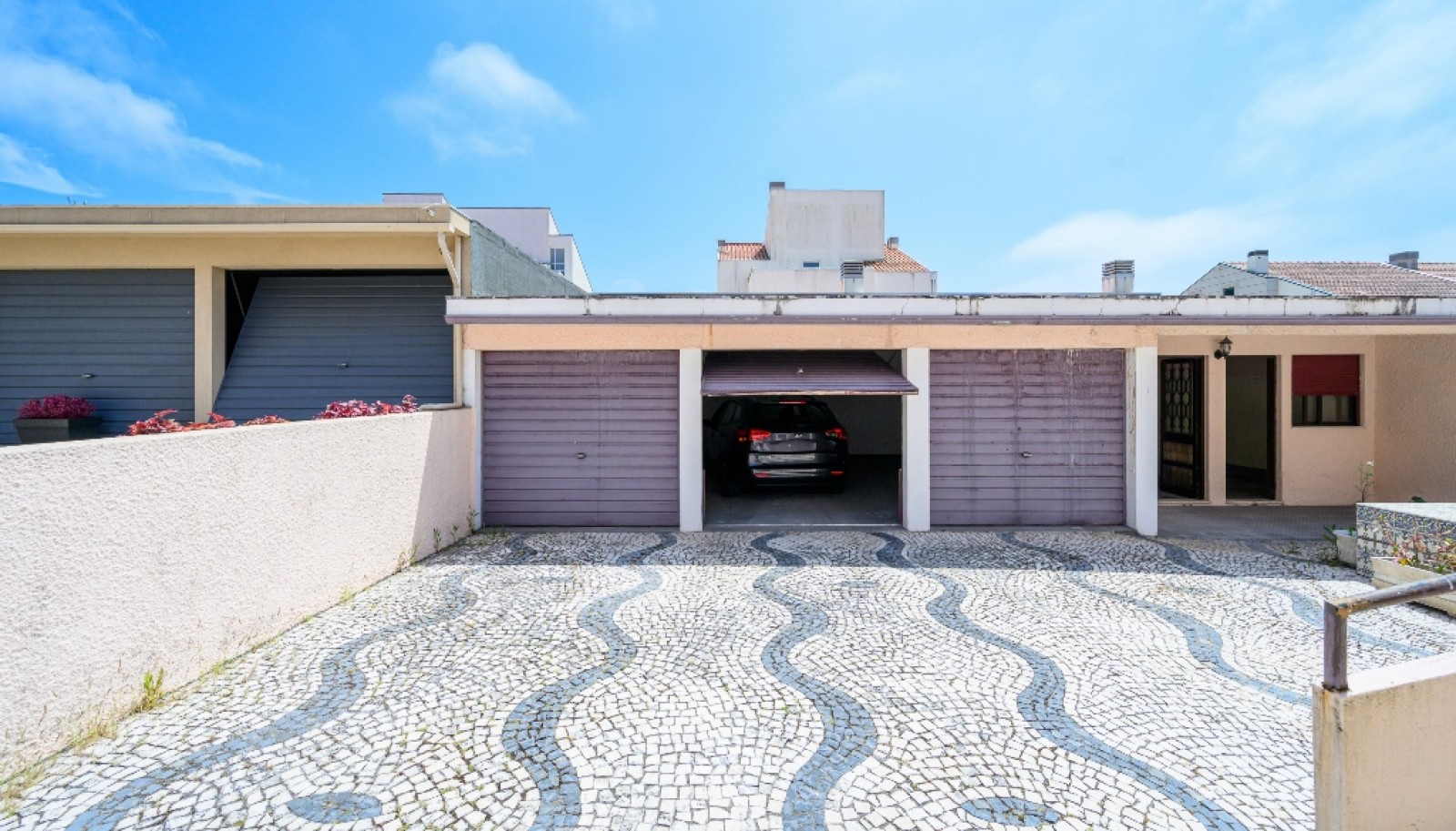 Five bedroom villa with garden for sale in Canidelo, Gaia, Portugal_369568