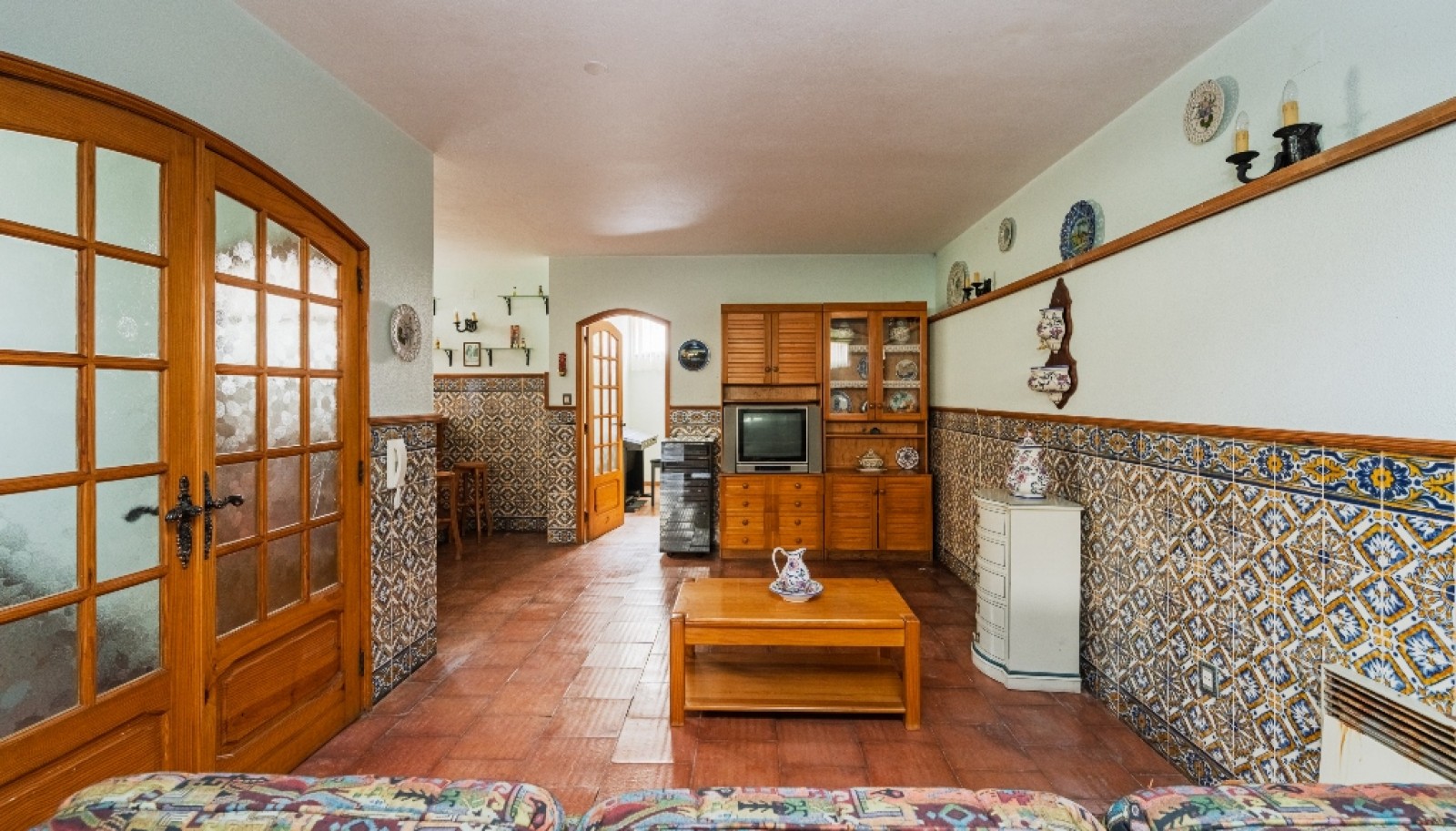 Five bedroom villa with garden for sale in Canidelo, Gaia, Portugal_369591