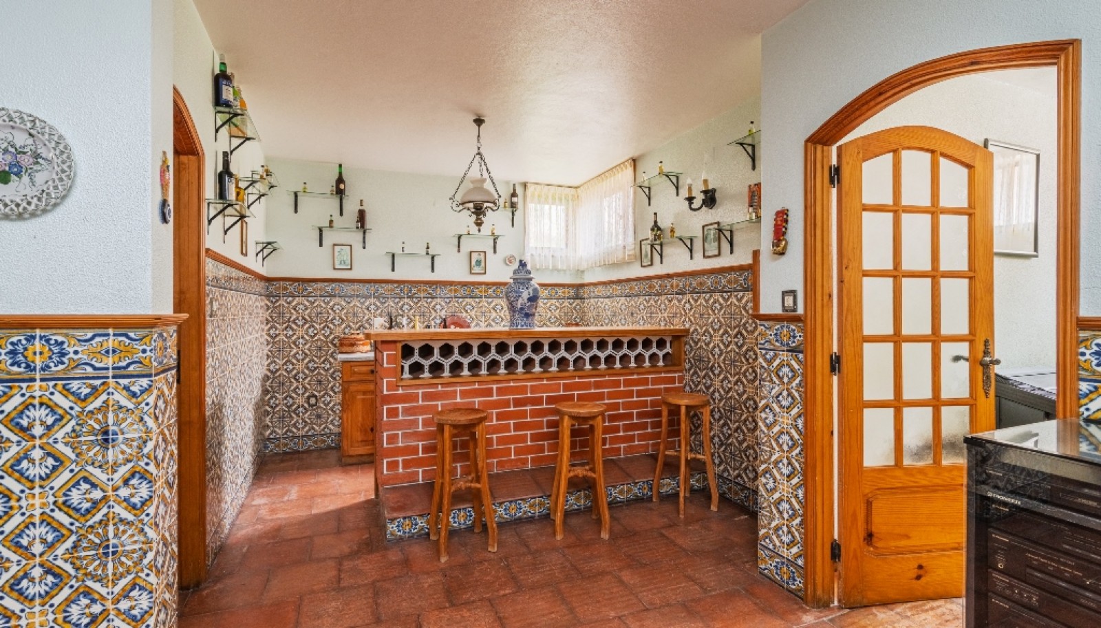 Five bedroom villa with garden for sale in Canidelo, Gaia, Portugal_369592