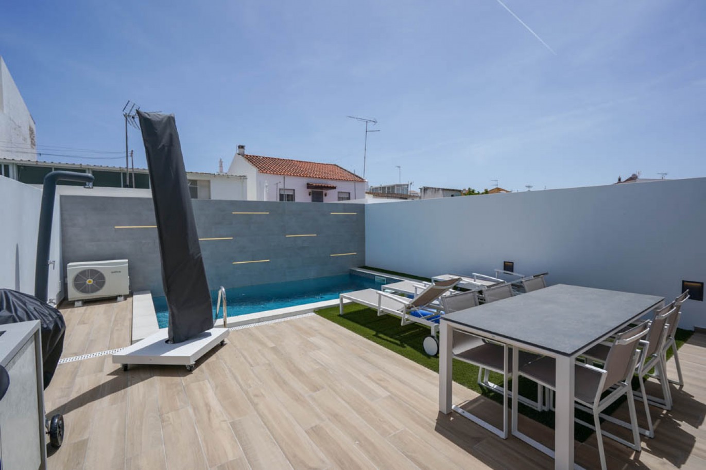 3-bedroom villa with pool for sale in Santa Luzia, Algarve, Portugal_369712