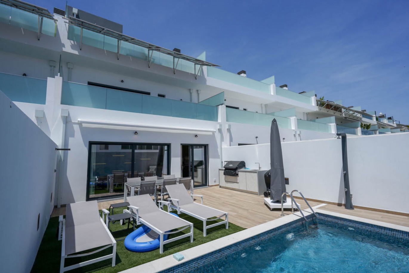 3-bedroom villa with pool for sale in Santa Luzia, Algarve, Portugal_369714