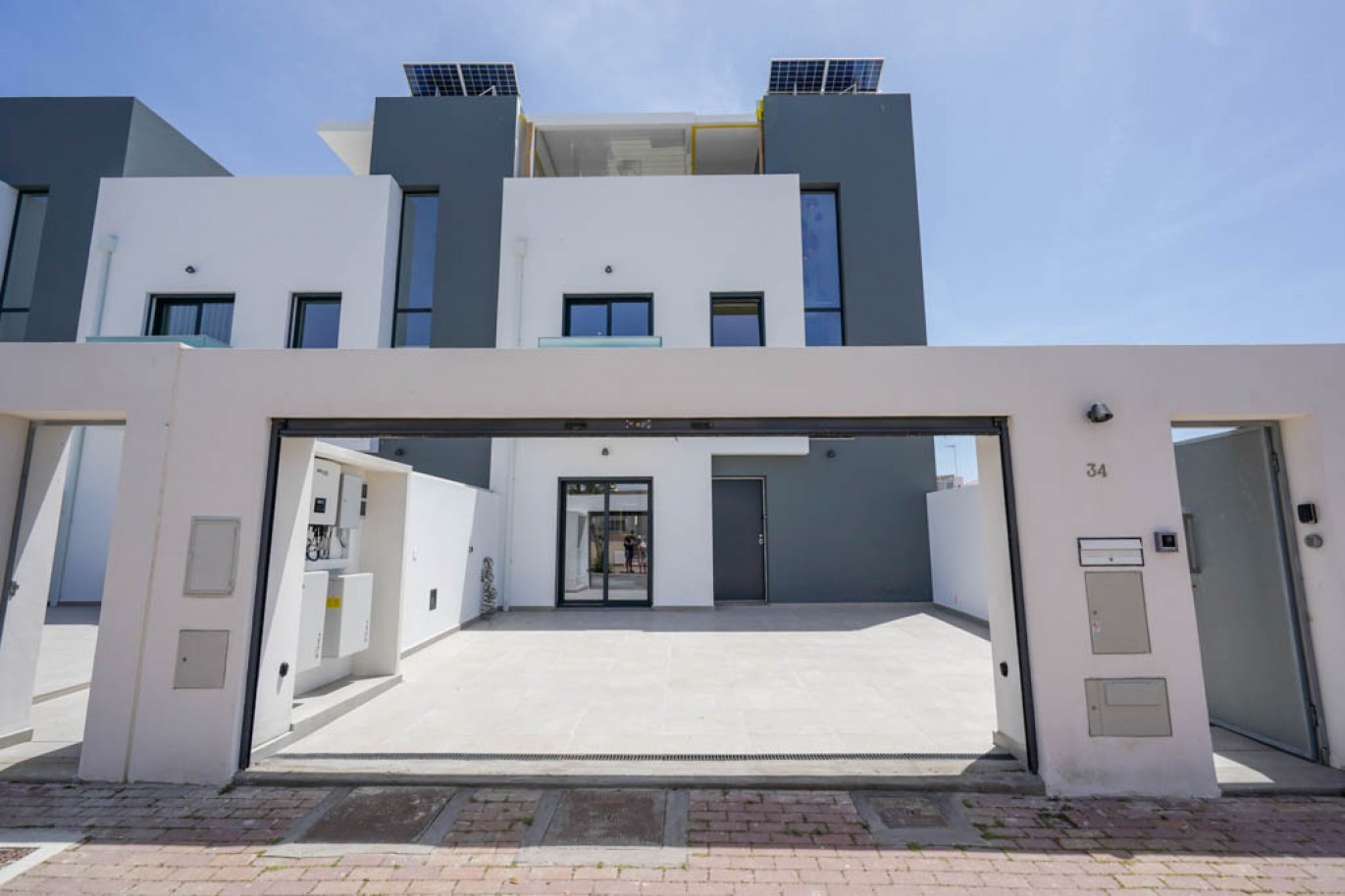 3-bedroom villa with pool for sale in Santa Luzia, Algarve, Portugal_369719