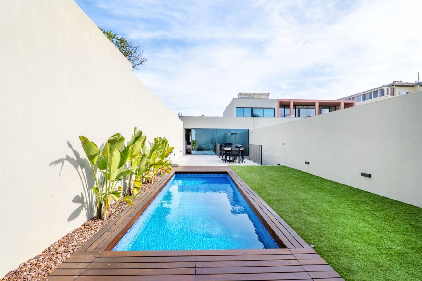 Villa de 3+1 dormitorios con jardín y piscina en venta Porto, Portugal_369789