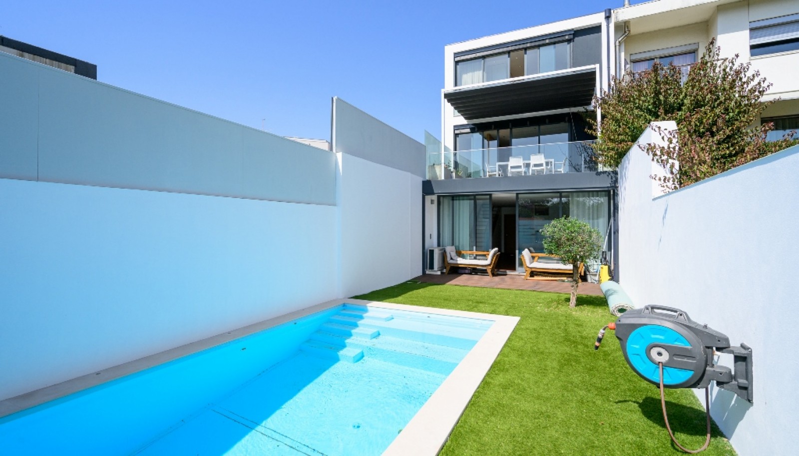 Three bedroom villa with pool and garden in Serralves, Porto, Portugal_369825
