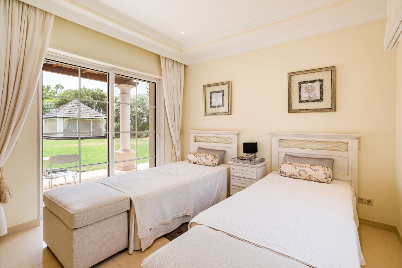 Fantastique Villa de 4 chambres, avec terrain de golf, à vendre à Olhão, Algarve_369937