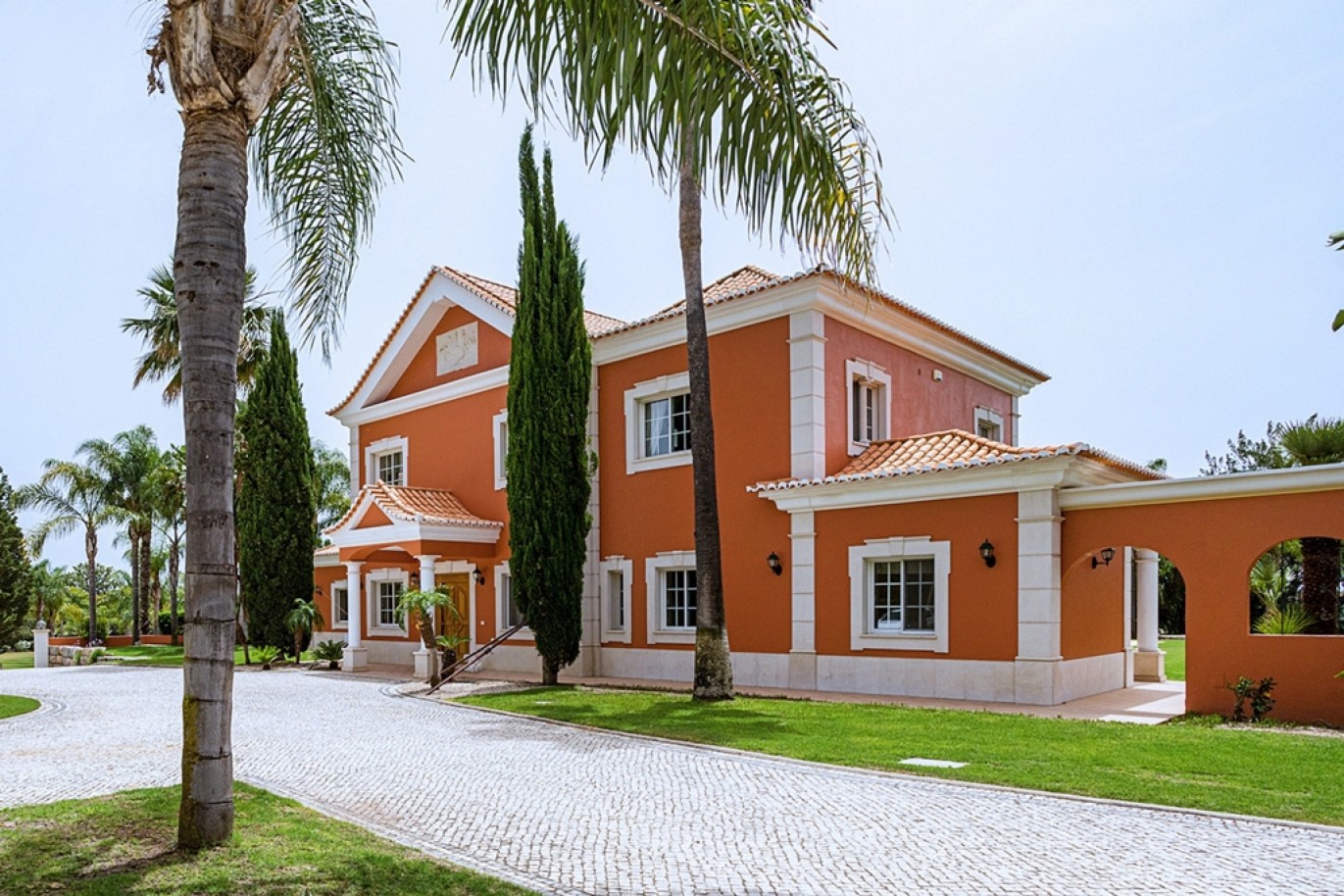 Fantastique Villa de 4 chambres, avec terrain de golf, à vendre à Olhão, Algarve_369944
