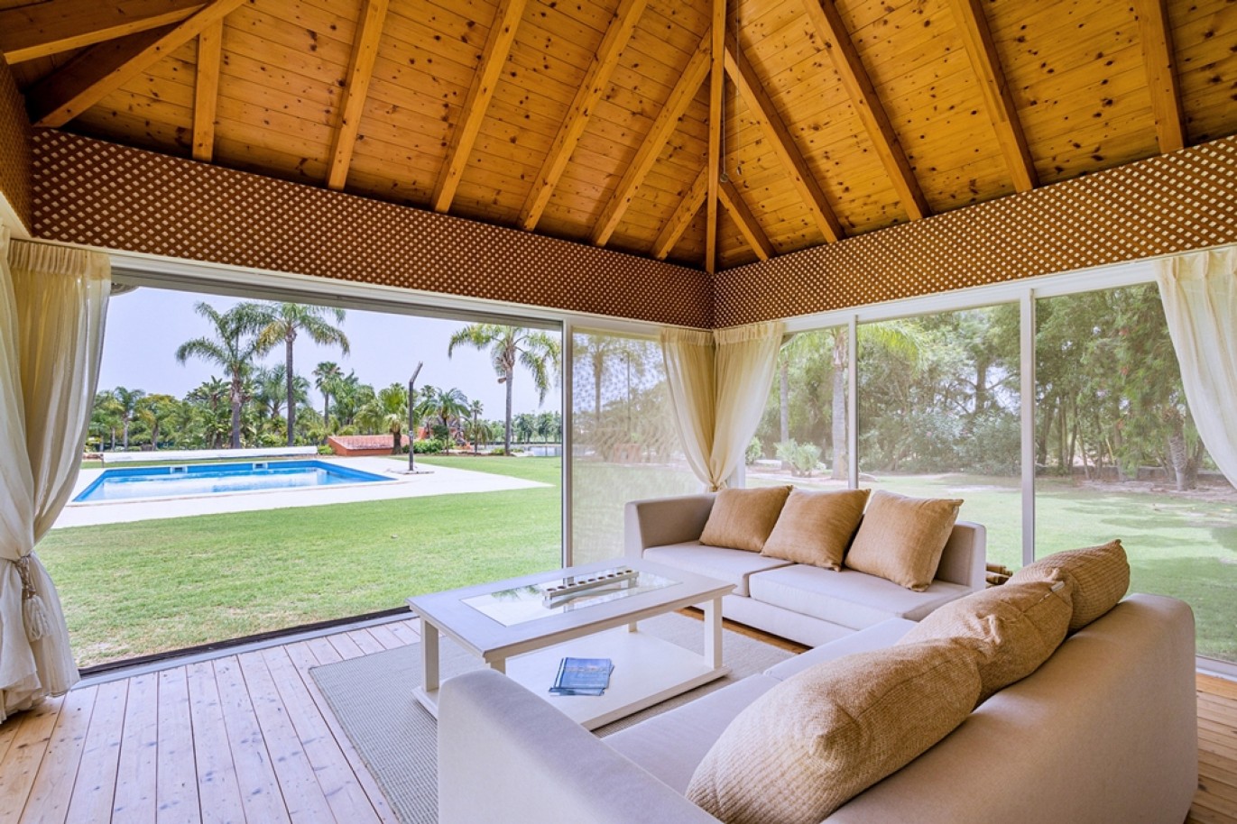 Fantastique Villa de 4 chambres, avec terrain de golf, à vendre à Olhão, Algarve_369945