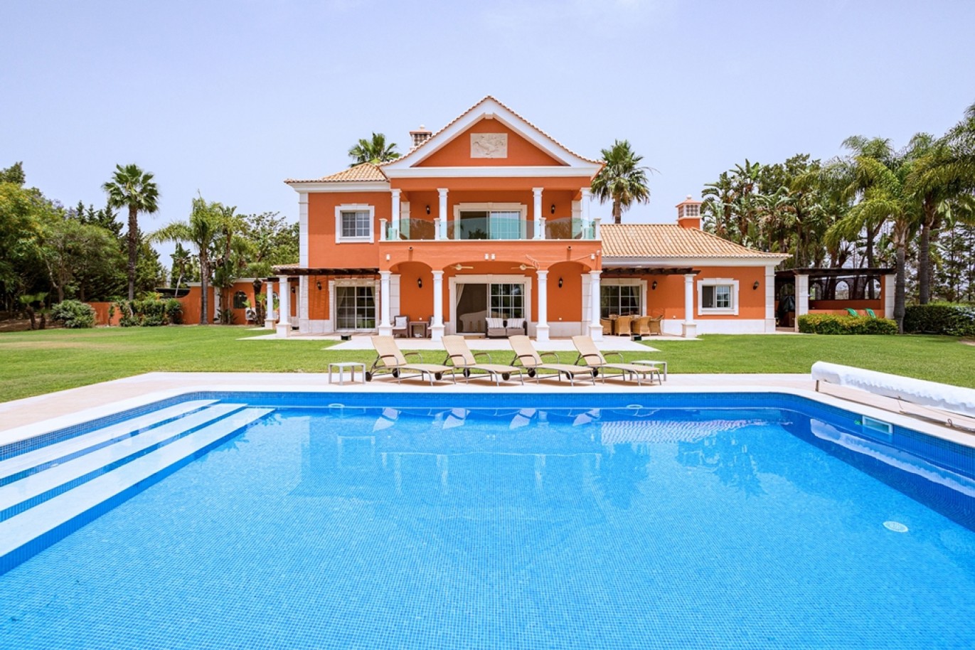 Fantastique Villa de 4 chambres, avec terrain de golf, à vendre à Olhão, Algarve_369948