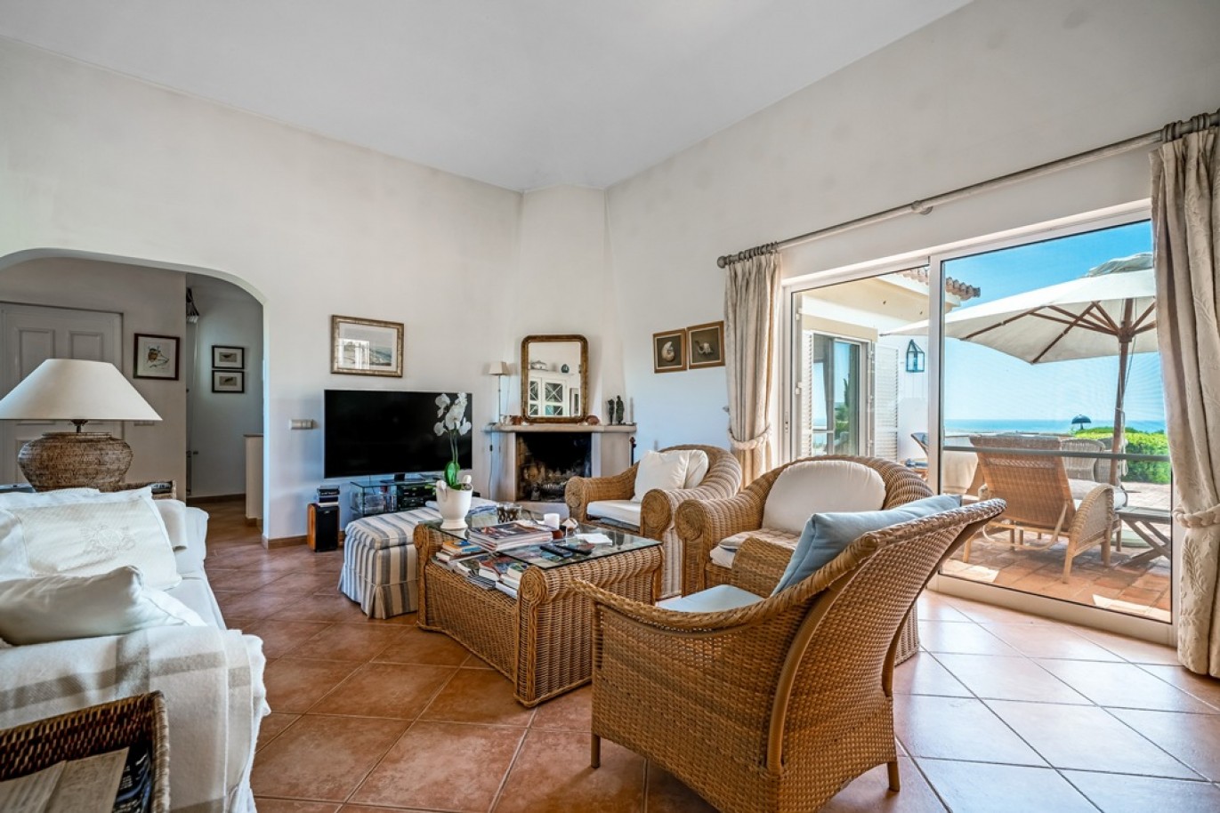 4-Bedroom Villa with pool and views for sale Lagos, Algarve, Portugal_369973