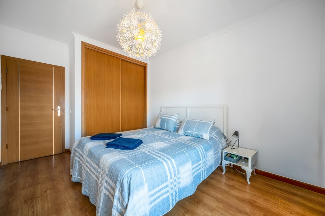 Apartamento T2 com piscina e garagem à venda em Lagos, Algarve_370107