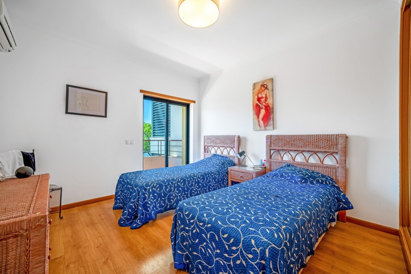Apartamento T2 com piscina e garagem à venda em Lagos, Algarve_370108
