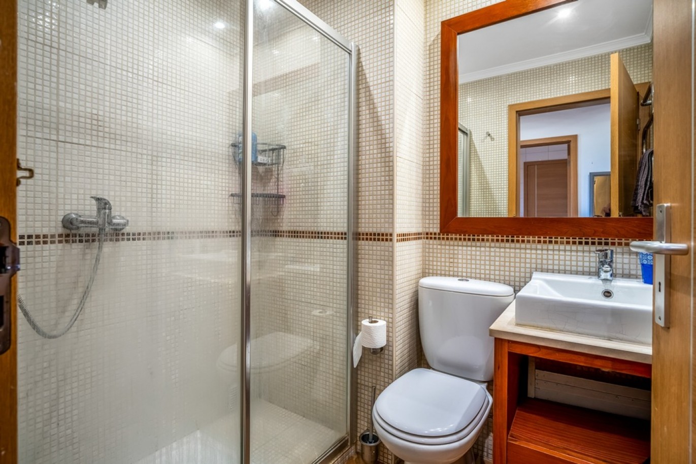 Apartamento T2 com piscina e garagem à venda em Lagos, Algarve_370113