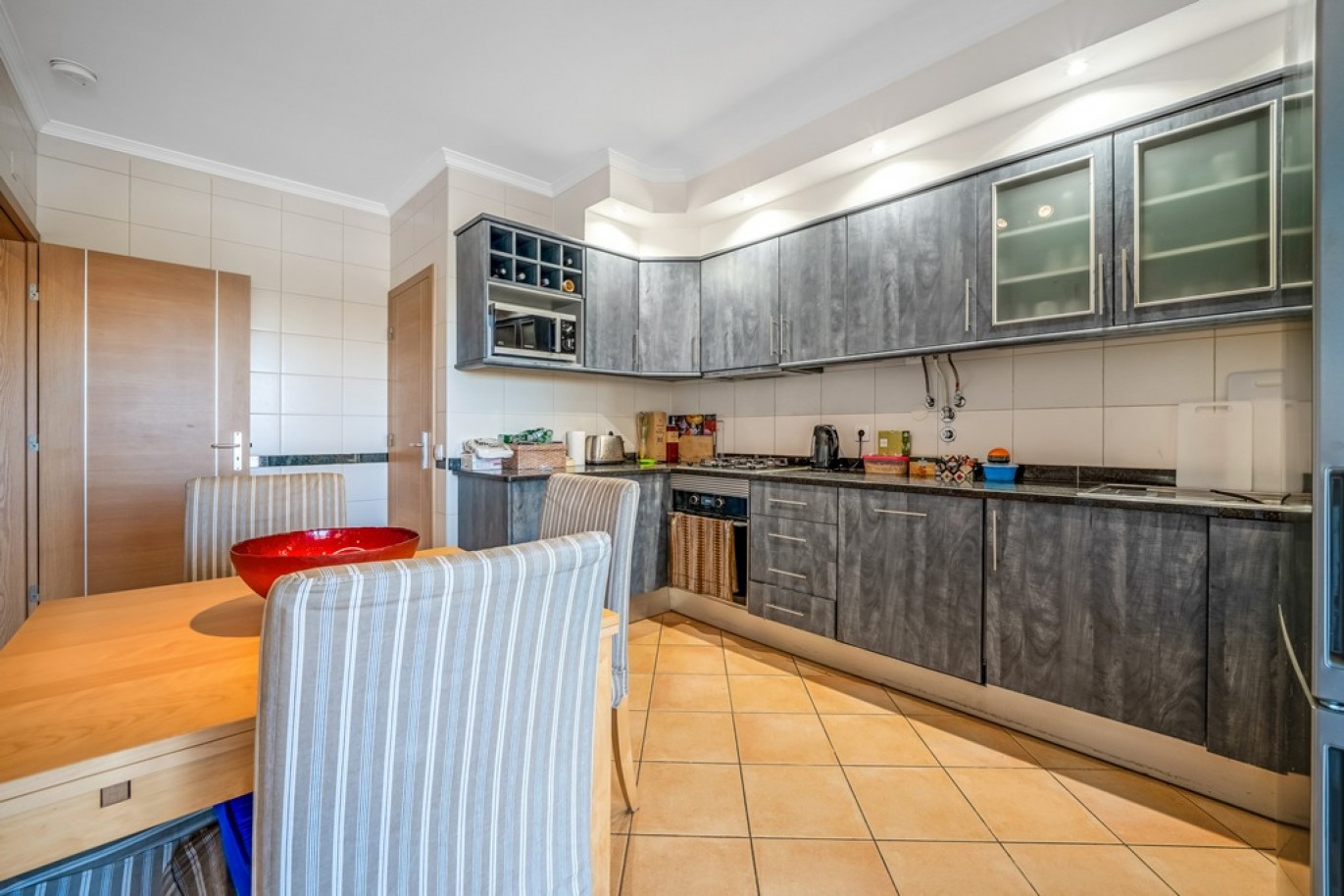Apartamento T2 com piscina e garagem à venda em Lagos, Algarve_370115