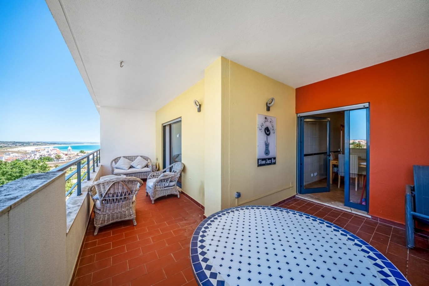 Apartamento T2 com piscina e garagem à venda em Lagos, Algarve_370118