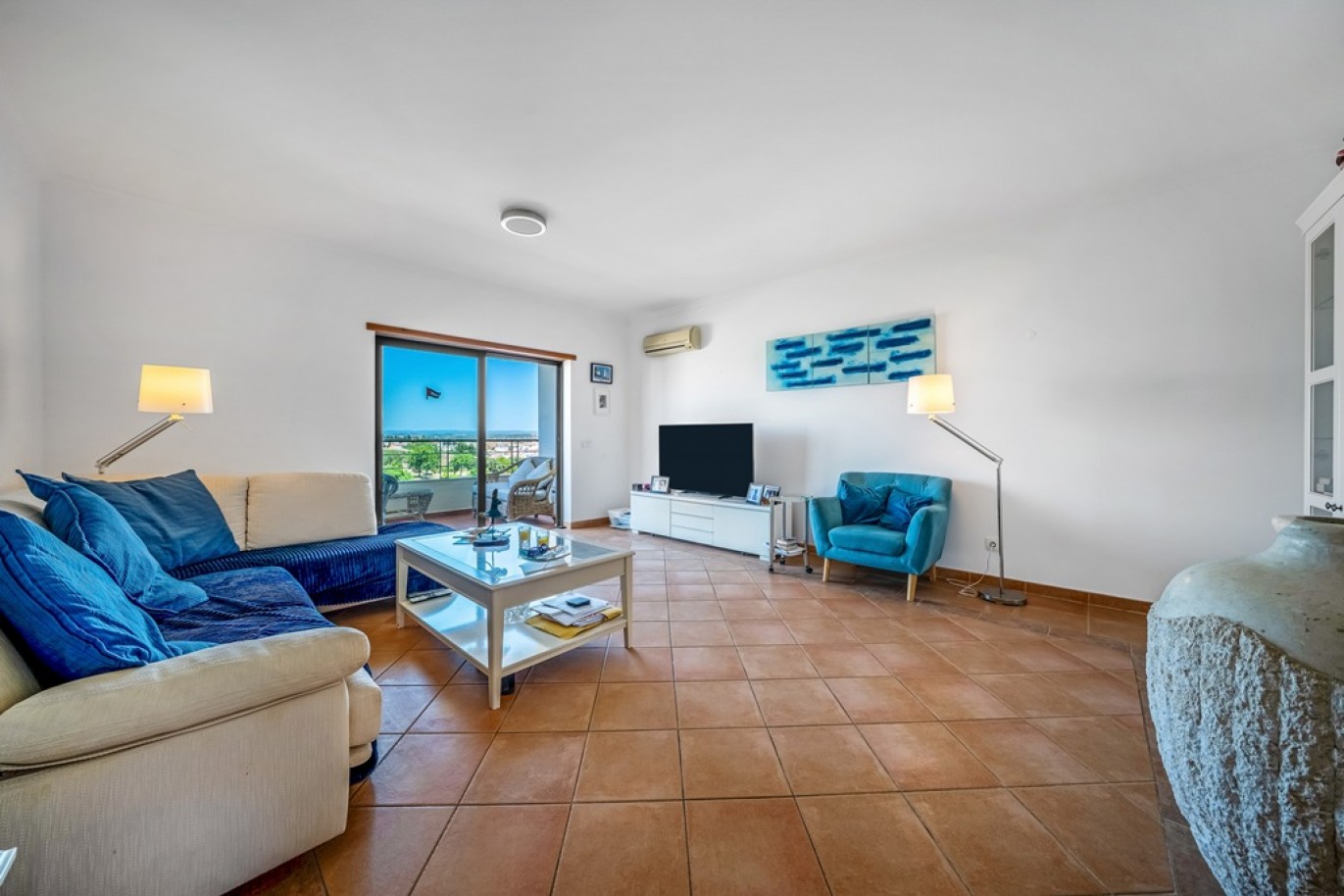 Apartamento T2 com piscina e garagem à venda em Lagos, Algarve_370119