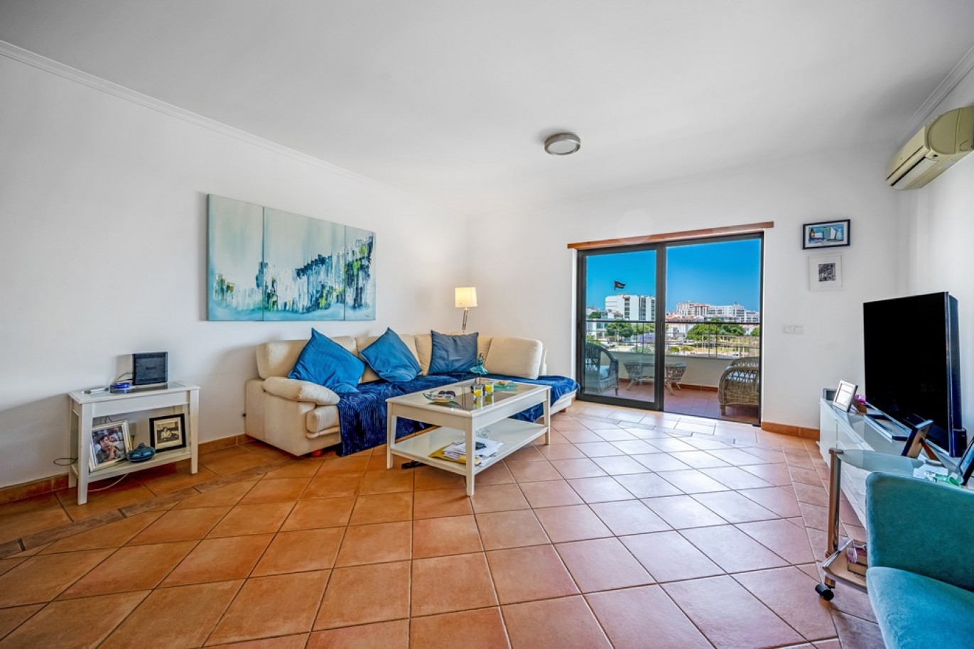 Apartamento T2 com piscina e garagem à venda em Lagos, Algarve_370120