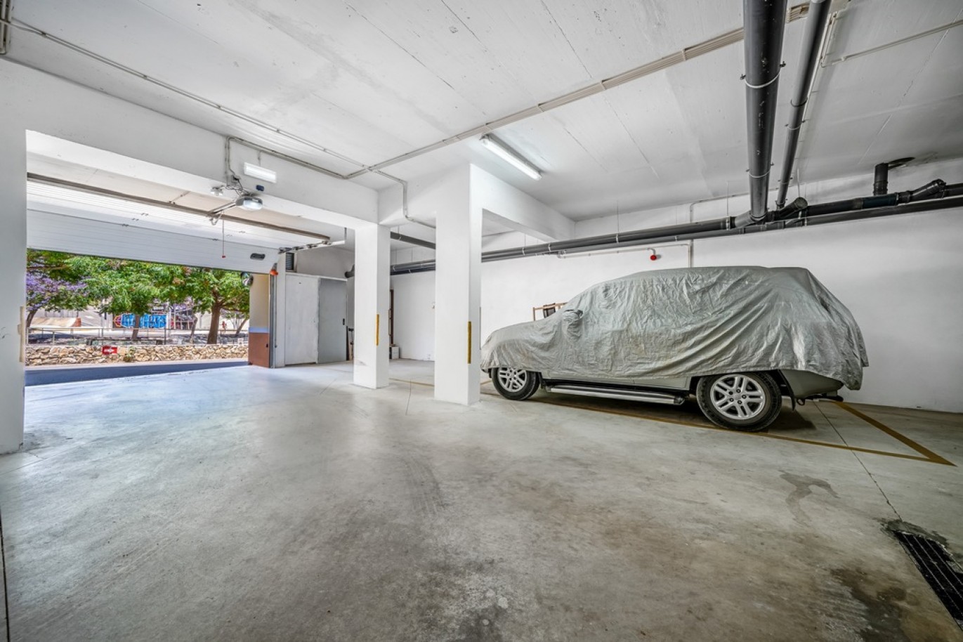 Apartamento T2 com piscina e garagem à venda em Lagos, Algarve_370126
