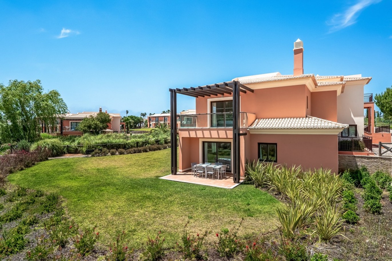 Fantastic Apartment in a tourist resort, for sale in Algarve, Portugal_370153