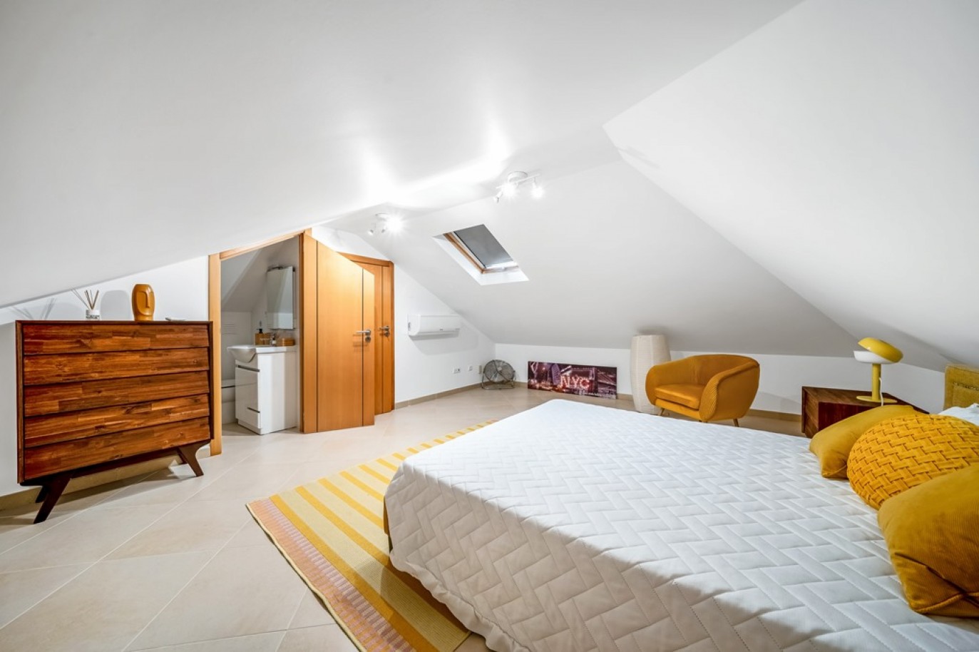 Villa adosada de 5 dormitorios con piscina en venta en Vilamoura, Algarve_370249