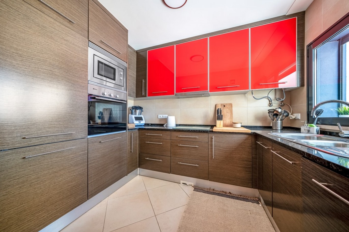 Villa adosada de 5 dormitorios con piscina en venta en Vilamoura, Algarve_370250