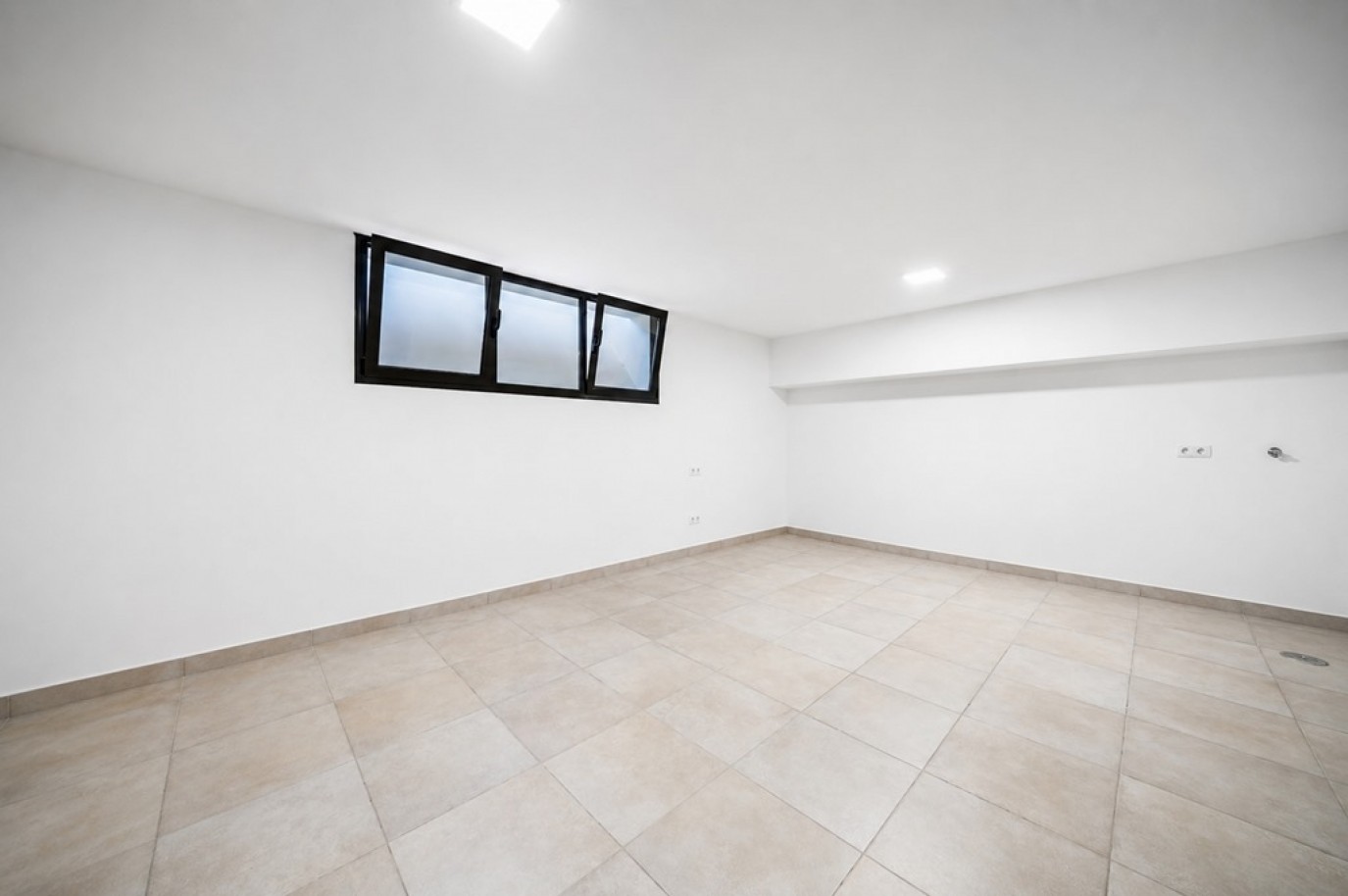 Villa adosada de 5 dormitorios con piscina en venta en Vilamoura, Algarve_370251