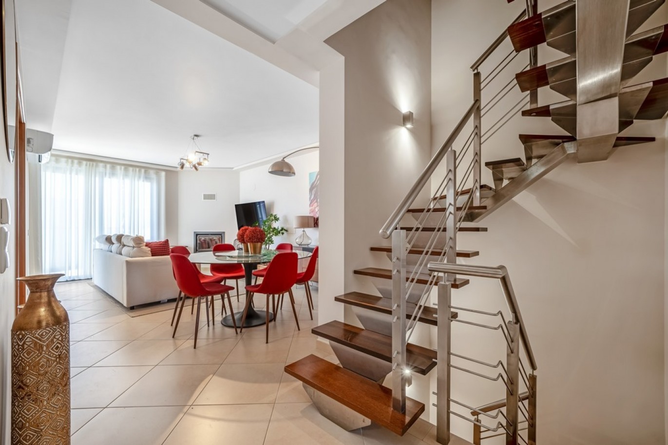 Villa adosada de 5 dormitorios con piscina en venta en Vilamoura, Algarve_370252