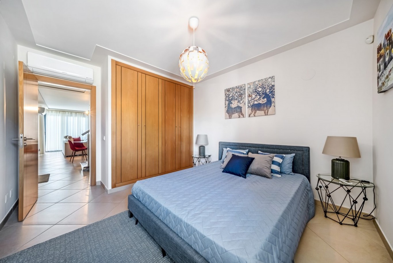 Villa adosada de 5 dormitorios con piscina en venta en Vilamoura, Algarve_370256