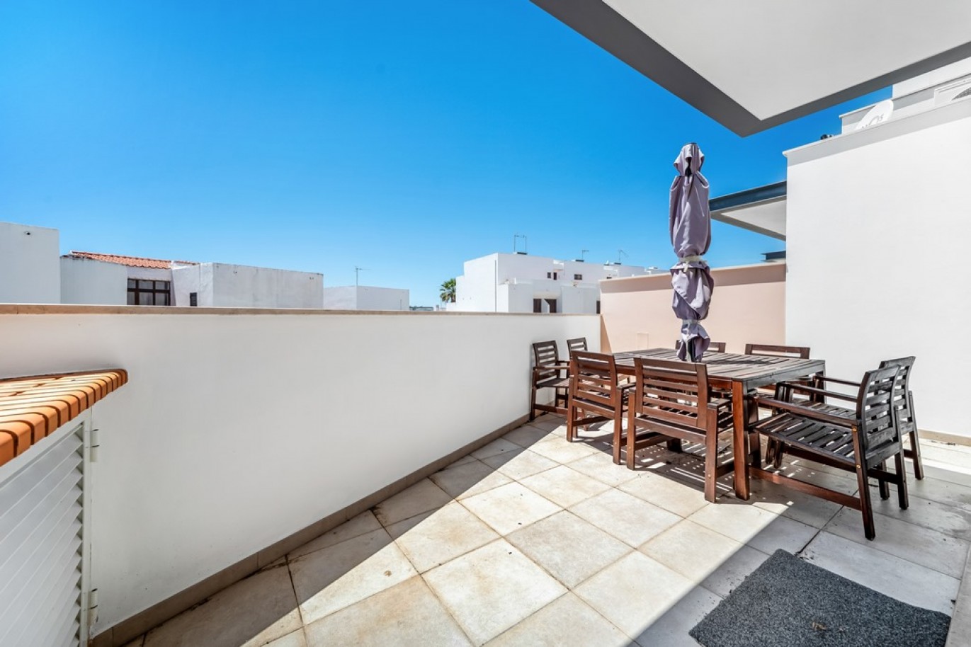 Villa adosada de 5 dormitorios con piscina en venta en Vilamoura, Algarve_370265