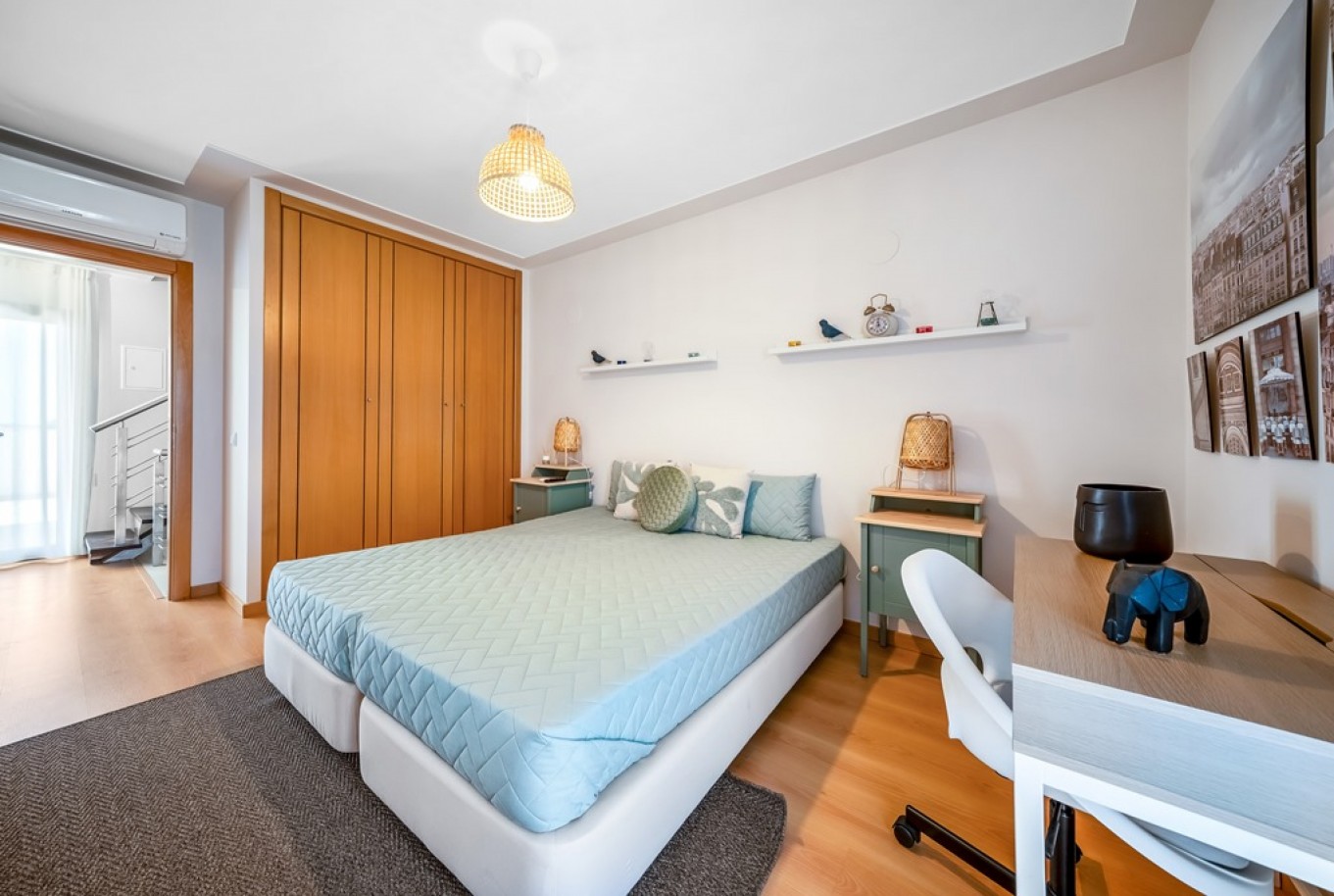 Villa adosada de 5 dormitorios con piscina en venta en Vilamoura, Algarve_370266