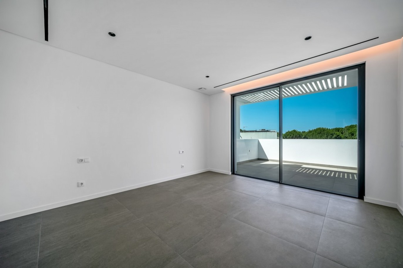 Luxury 4 bedroom villa for sale, Golden Triangle, Algarve, Portugal_370892