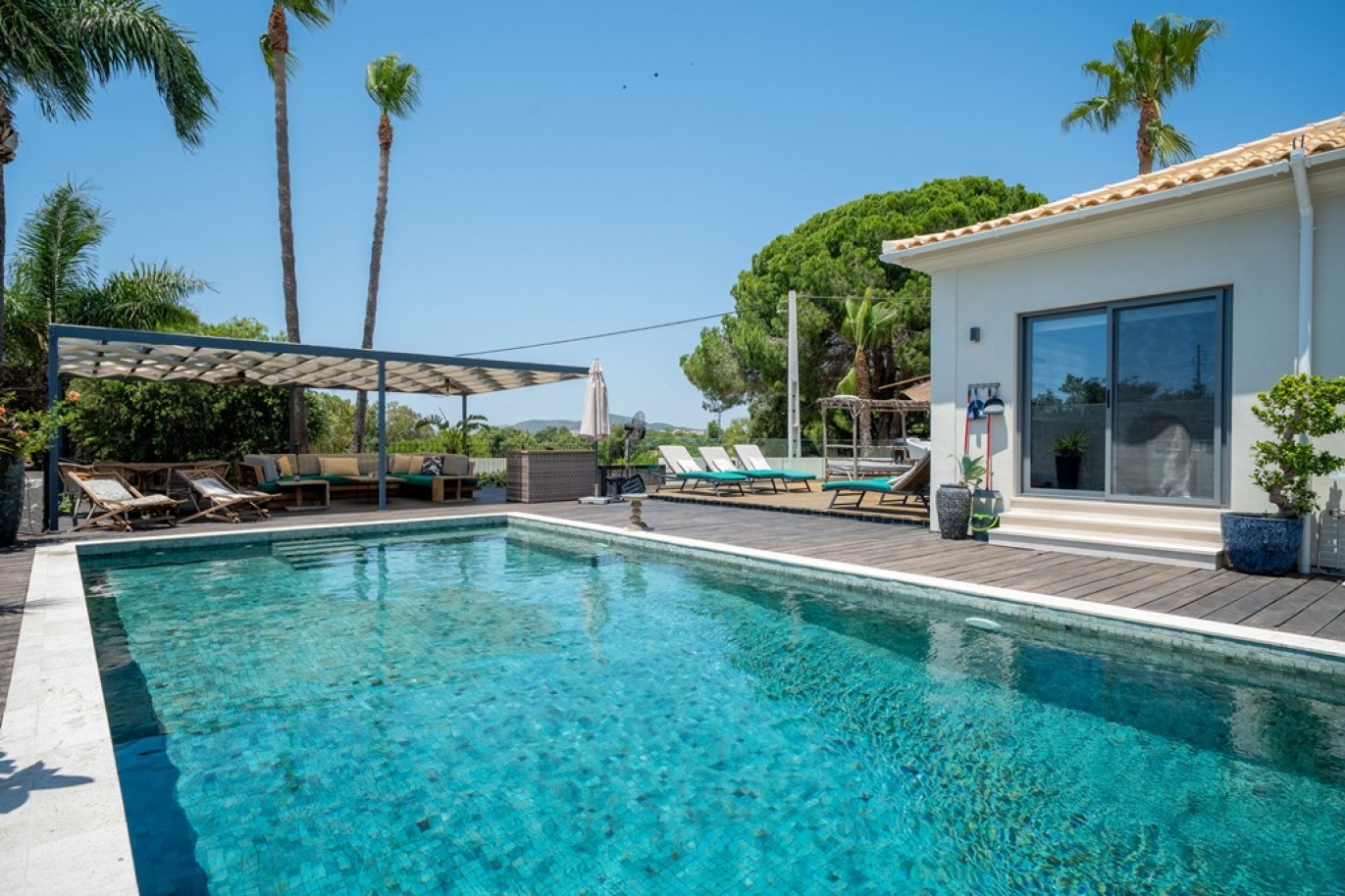 Villa de lujo de 6 dormitorios en venta en Almancil, Algarve, Portugal_370994