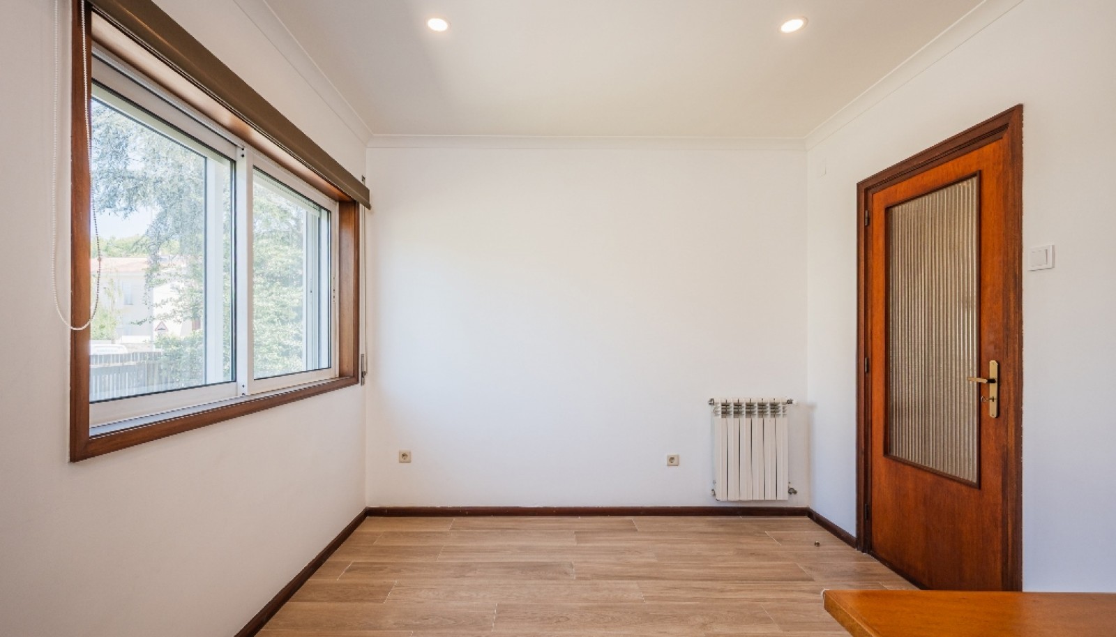 Moradia V5 renovada com jardim em Monte dos Burgos, Matosinhos, Portugal_371373