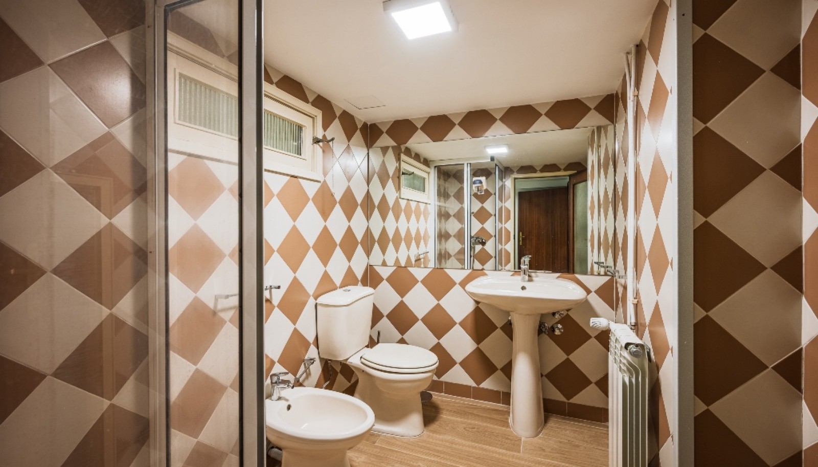 Moradia V5 renovada com jardim em Monte dos Burgos, Matosinhos, Portugal_371382