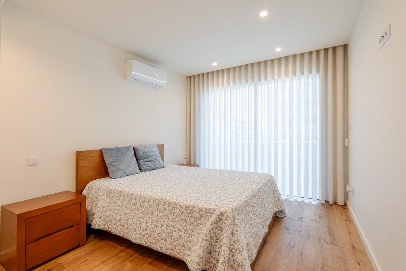 Apartamento T3 com amplo terraço à venda na Madalena em Gaia, Portugal_371387