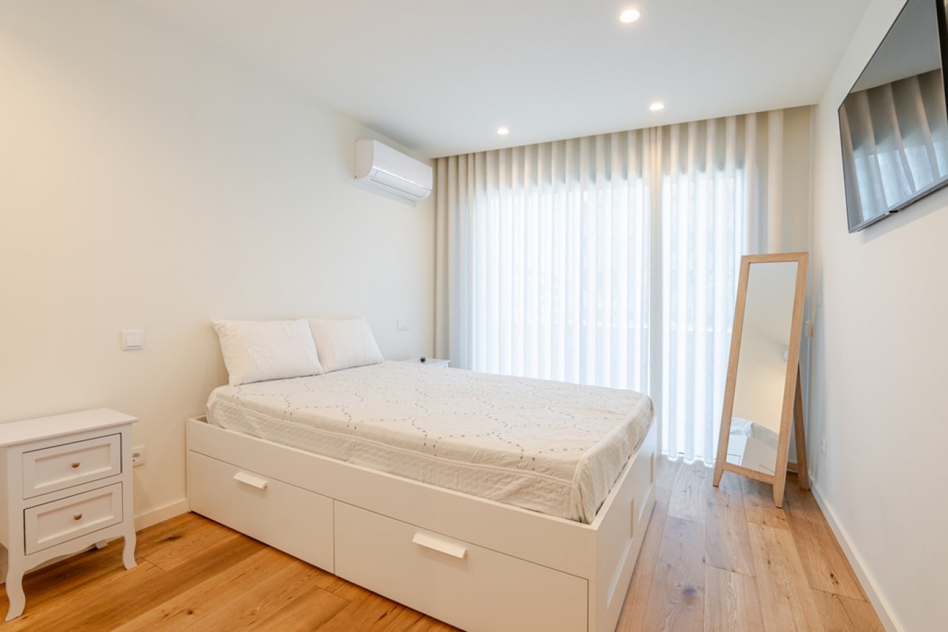 Apartamento T3 com amplo terraço à venda na Madalena em Gaia, Portugal_371394