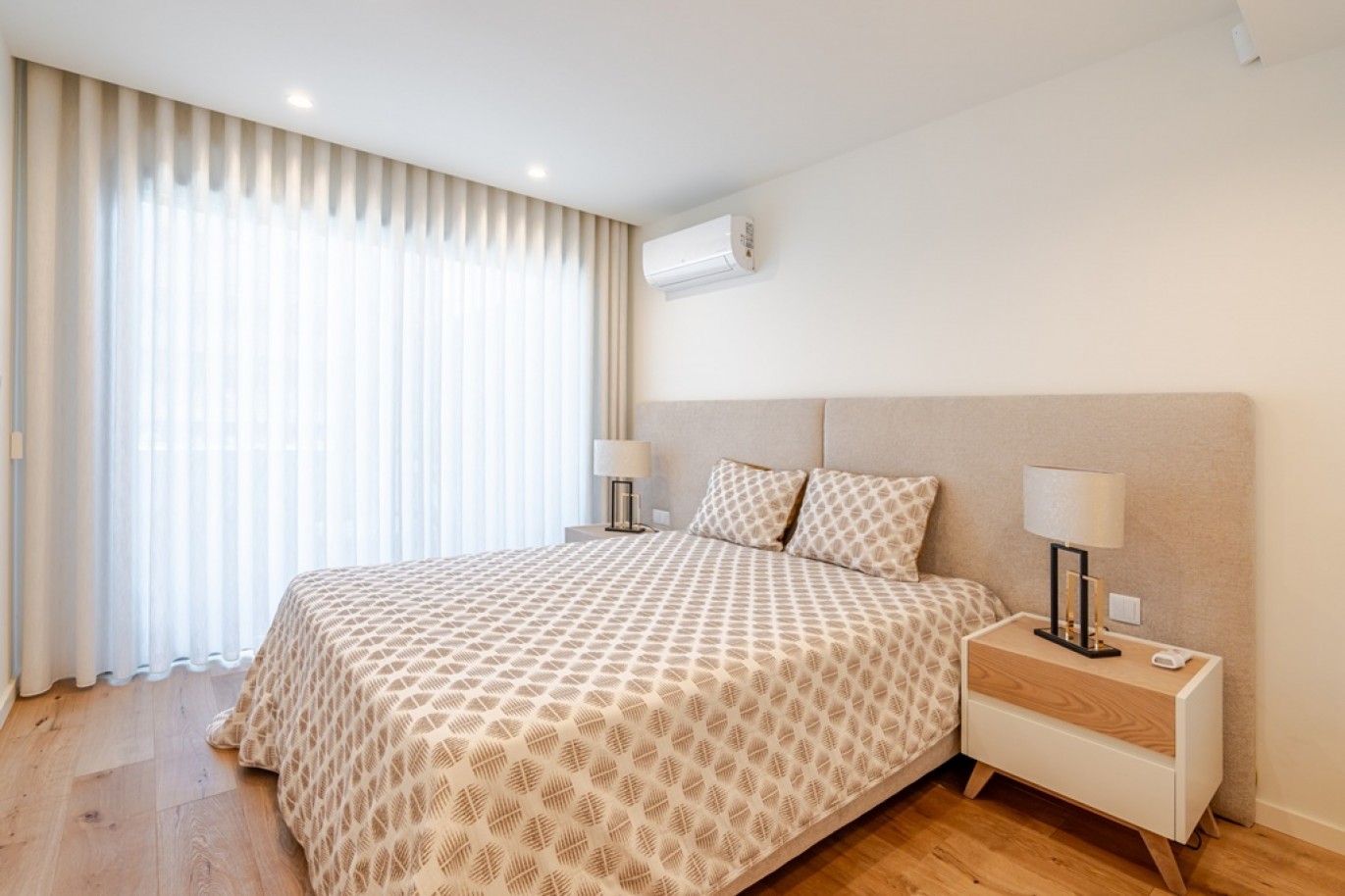 Apartamento T3 com amplo terraço à venda na Madalena em Gaia, Portugal_371399