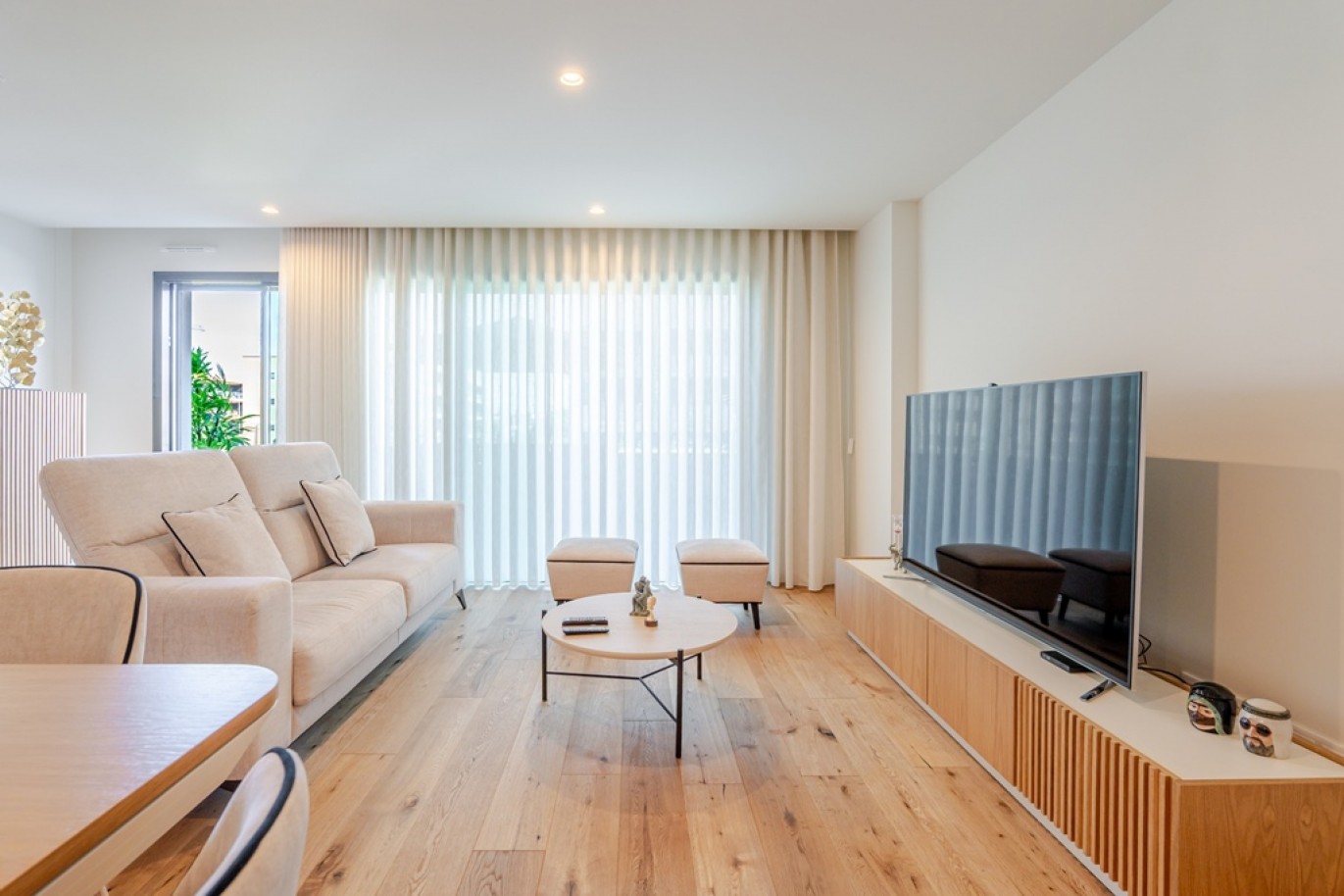 Apartamento T3 com amplo terraço à venda na Madalena em Gaia, Portugal_371408
