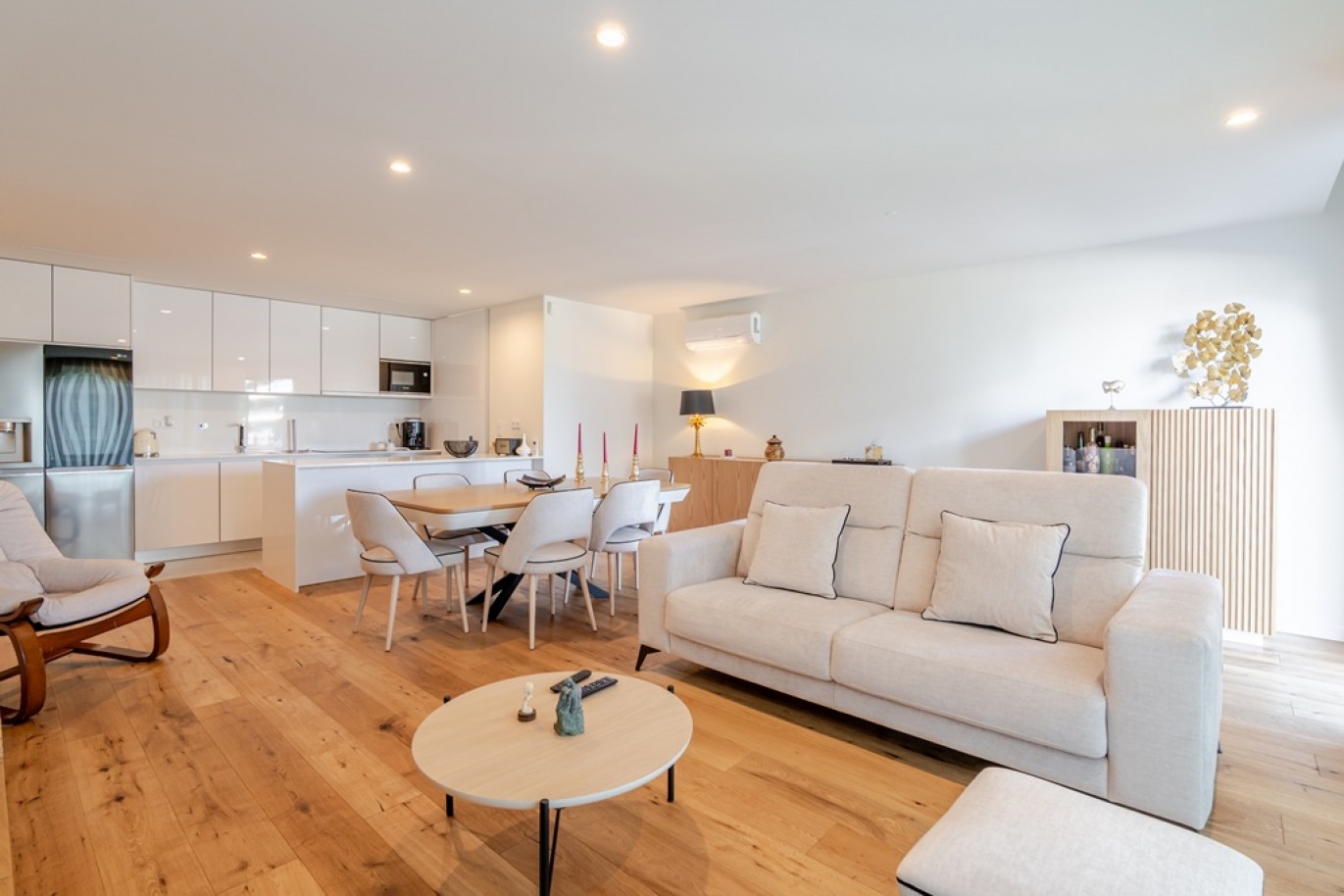 Apartamento T3 com amplo terraço à venda na Madalena em Gaia, Portugal_371419