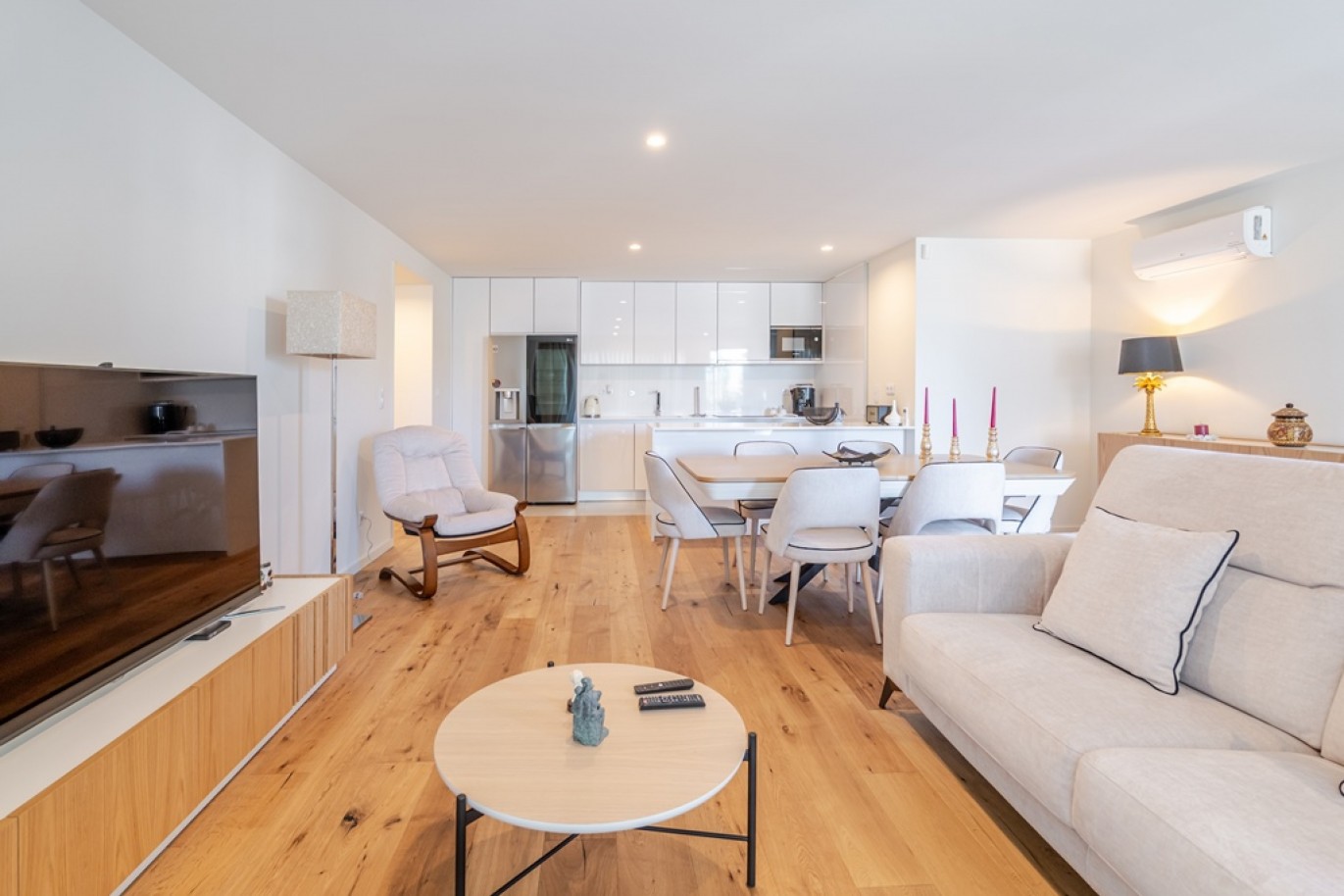 Apartamento T3 com amplo terraço à venda na Madalena em Gaia, Portugal_371420