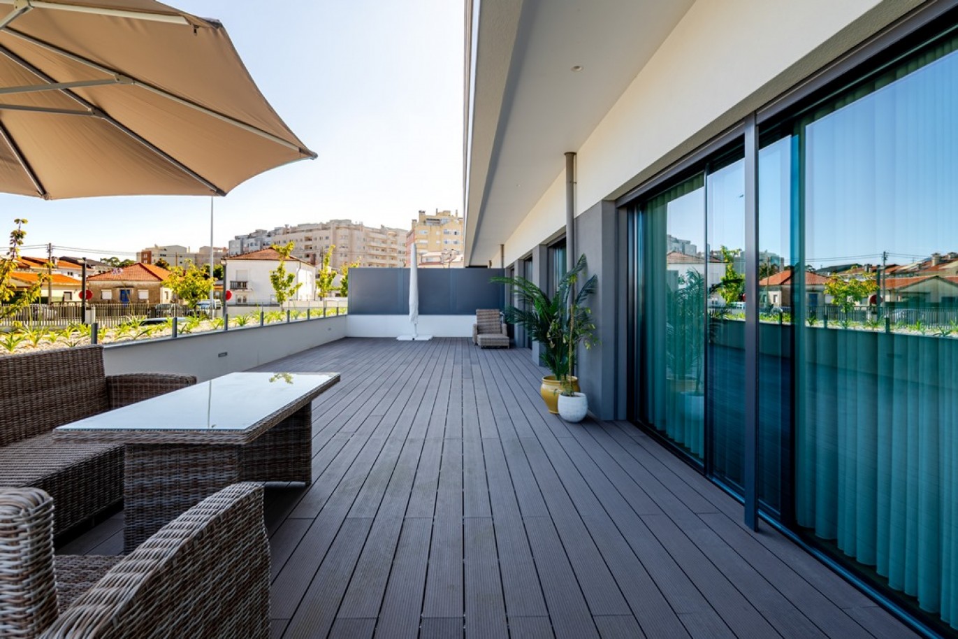 Apartamento T3 com amplo terraço à venda na Madalena em Gaia, Portugal_371424