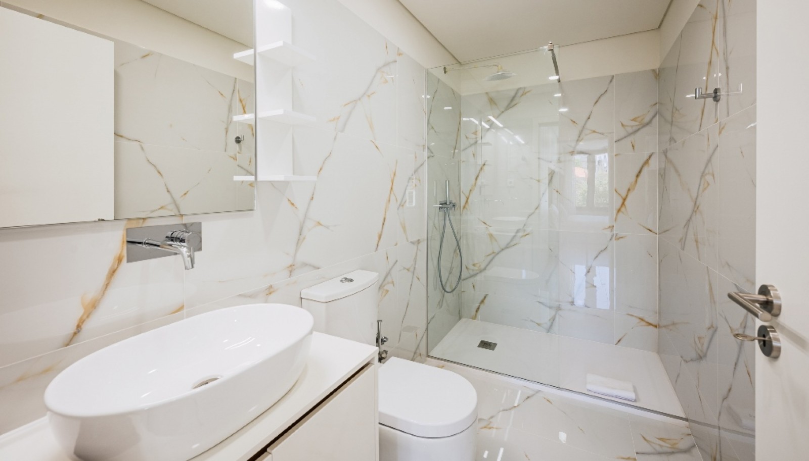 Neue Studio-Wohnung zu verkaufen im Zentrum von Porto, Portugal_371525