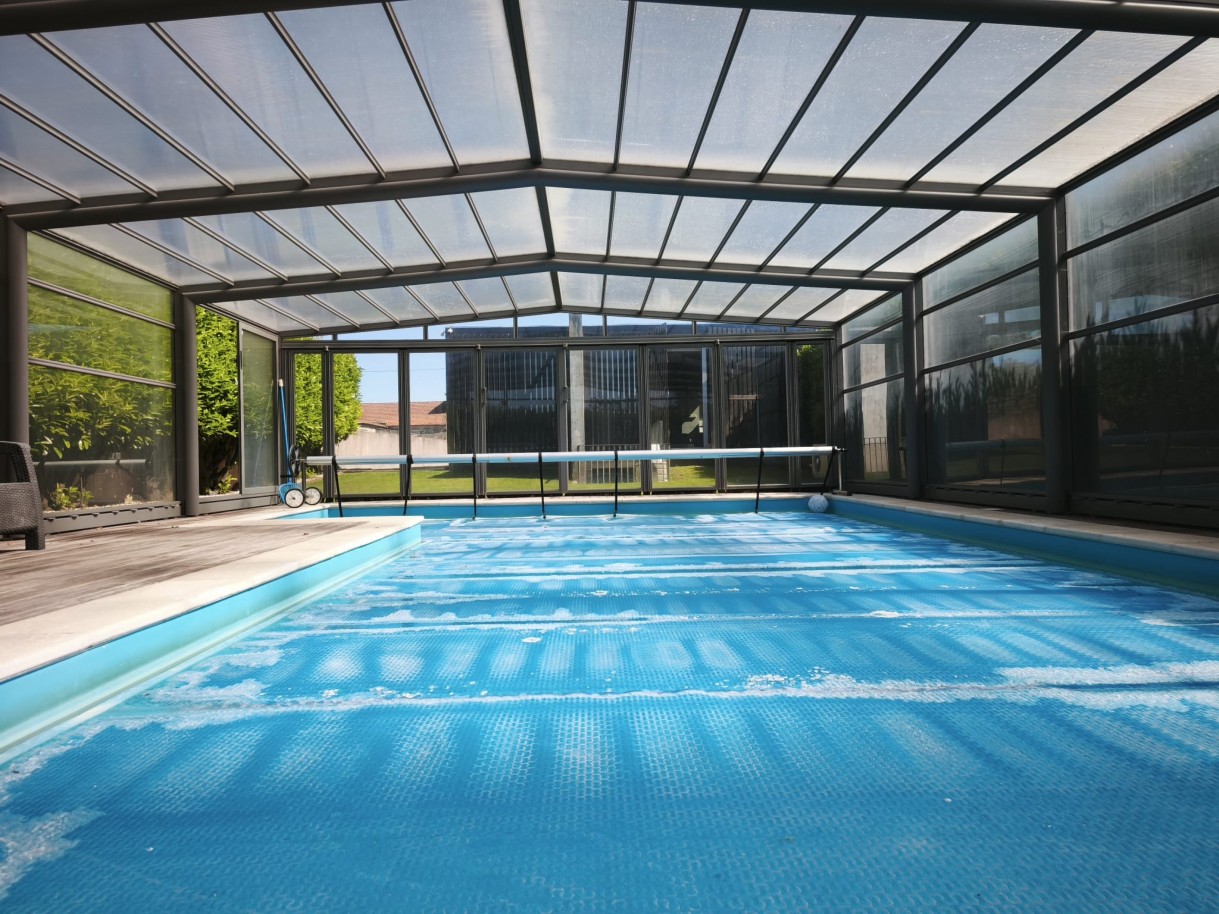 Moradia térrea V4, com piscina, jardim e garagem em Lavra, Portugal_371667