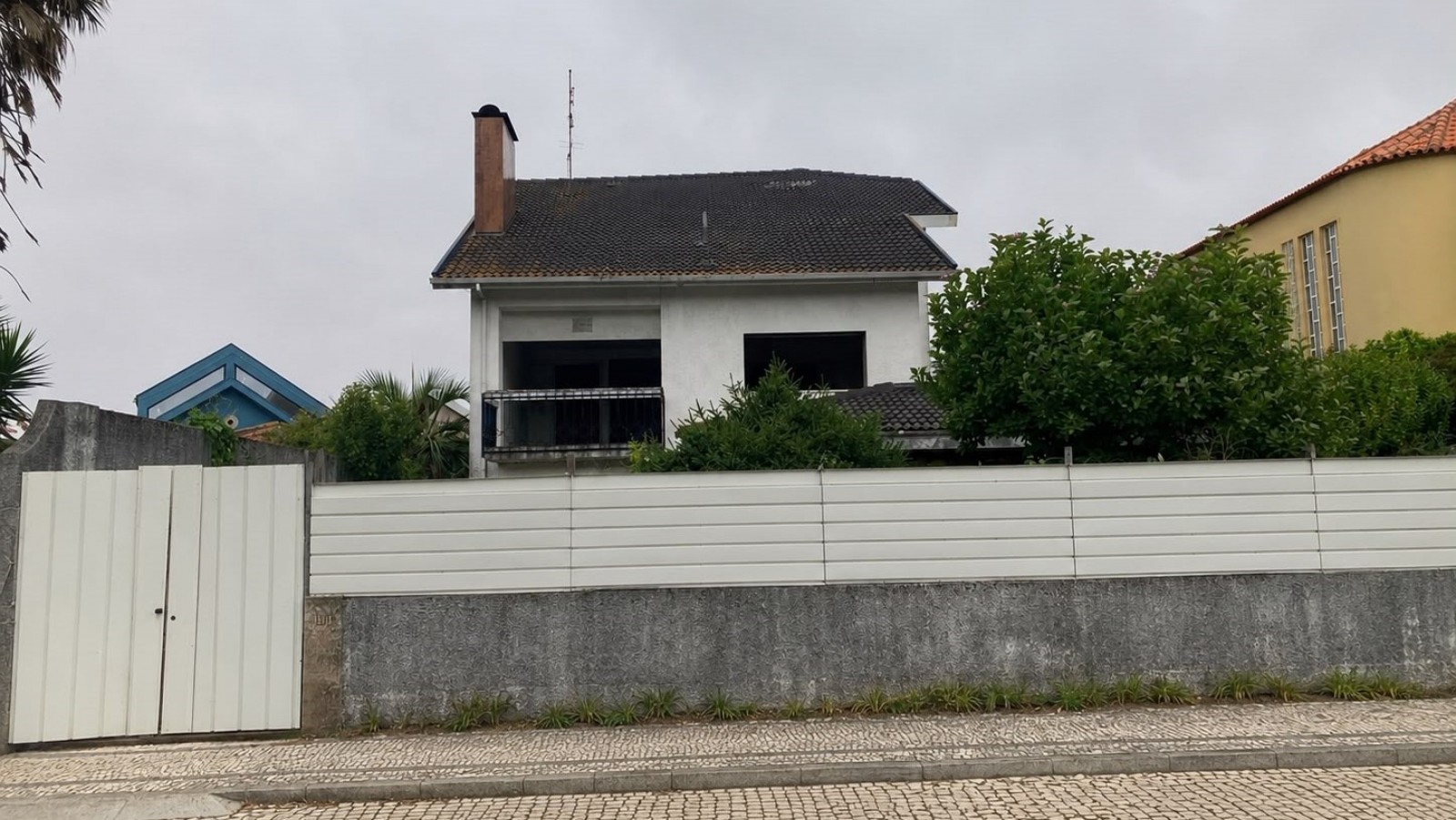Haus zur Sanierung in einer erstklassigen Wohngegend, Porto, Portugal_371822