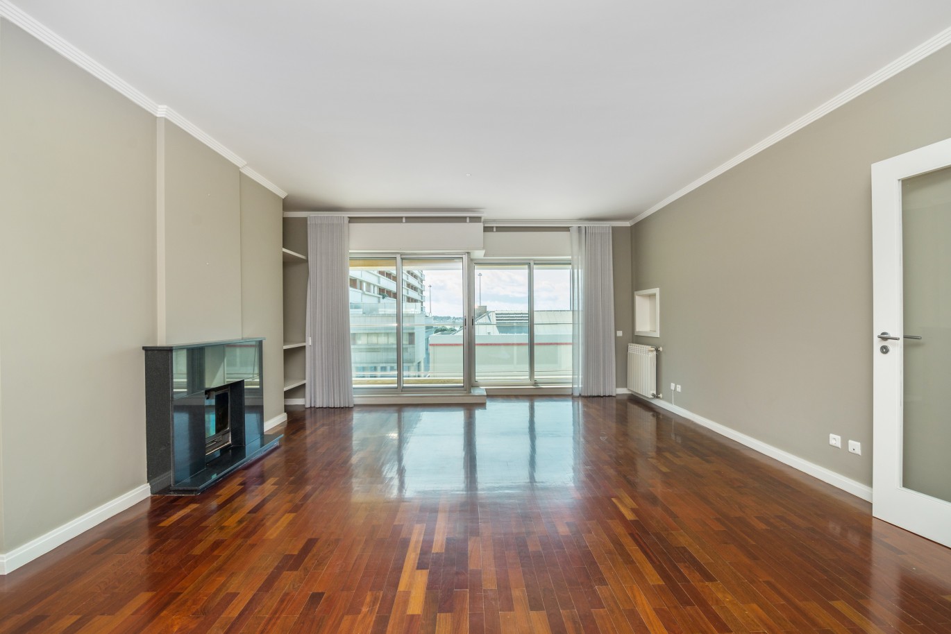 1. Linie Meer Wohnung zu verkaufen, in Matosinhos Sul, Portugal_371978