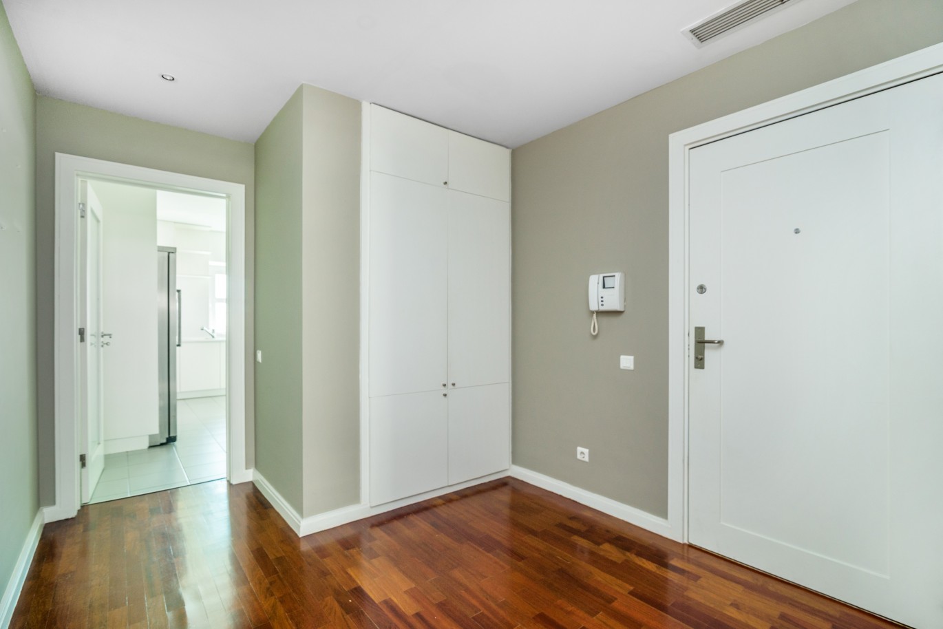 1. Linie Meer Wohnung zu verkaufen, in Matosinhos Sul, Portugal_371981